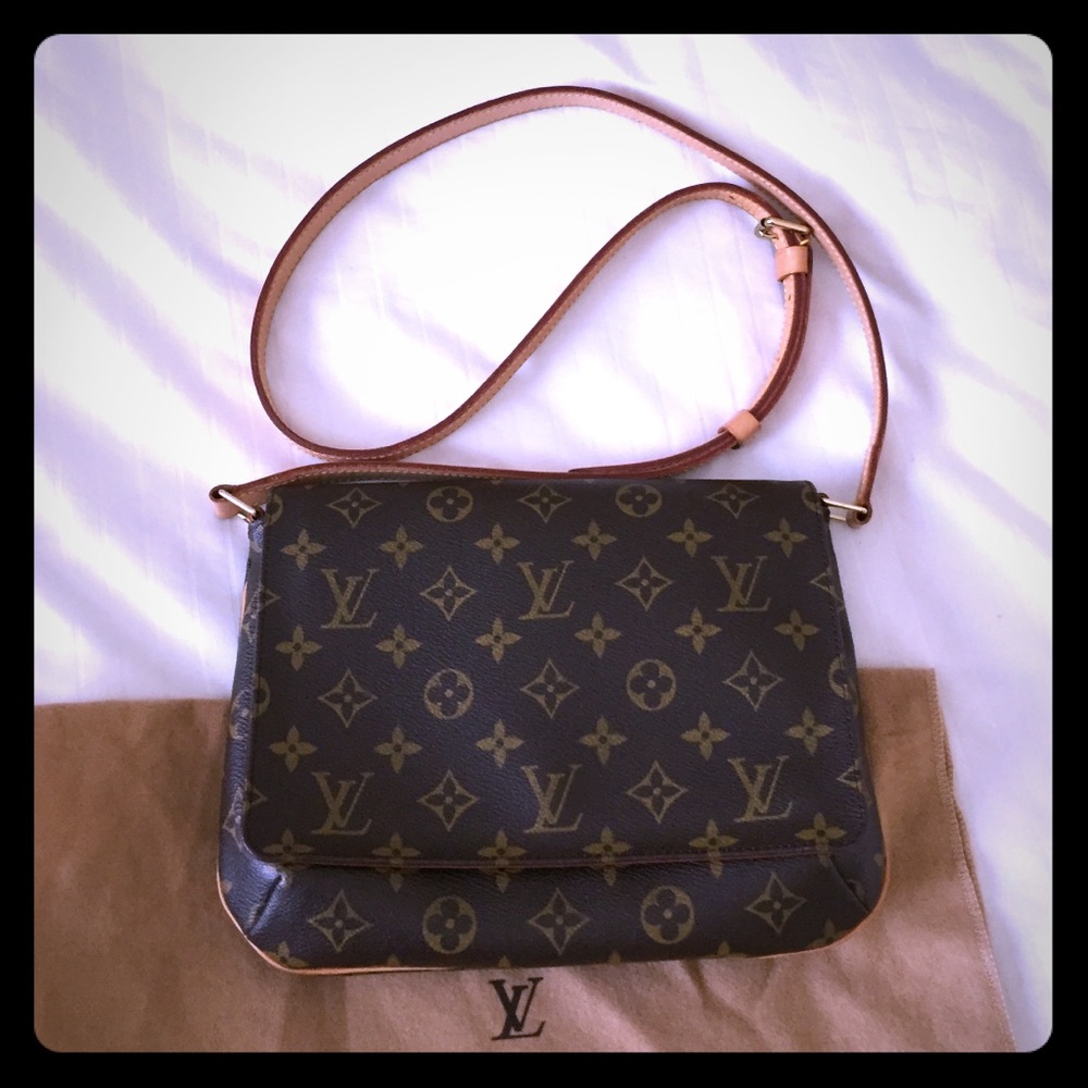 Authentic Louis Vuitton Musette Tango - crossbody
